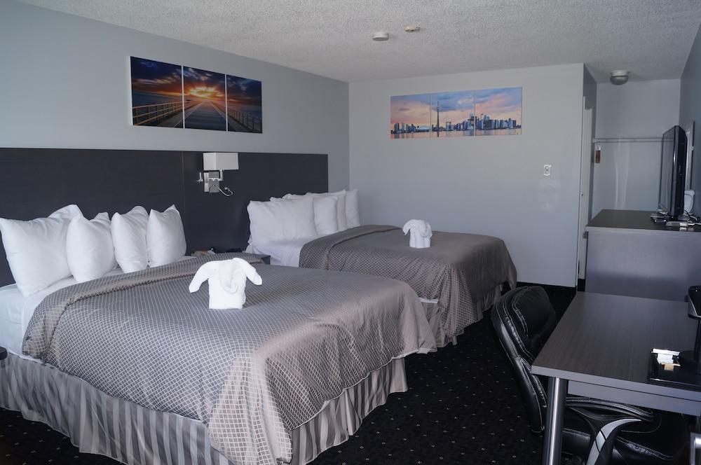 Howard Johnson By Wyndham Gananoque Exterior photo