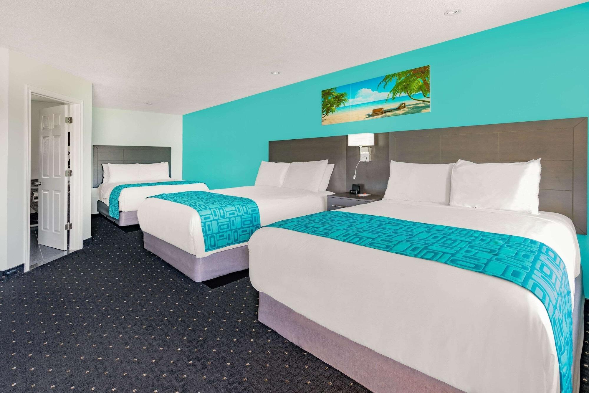 Howard Johnson By Wyndham Gananoque Exterior photo