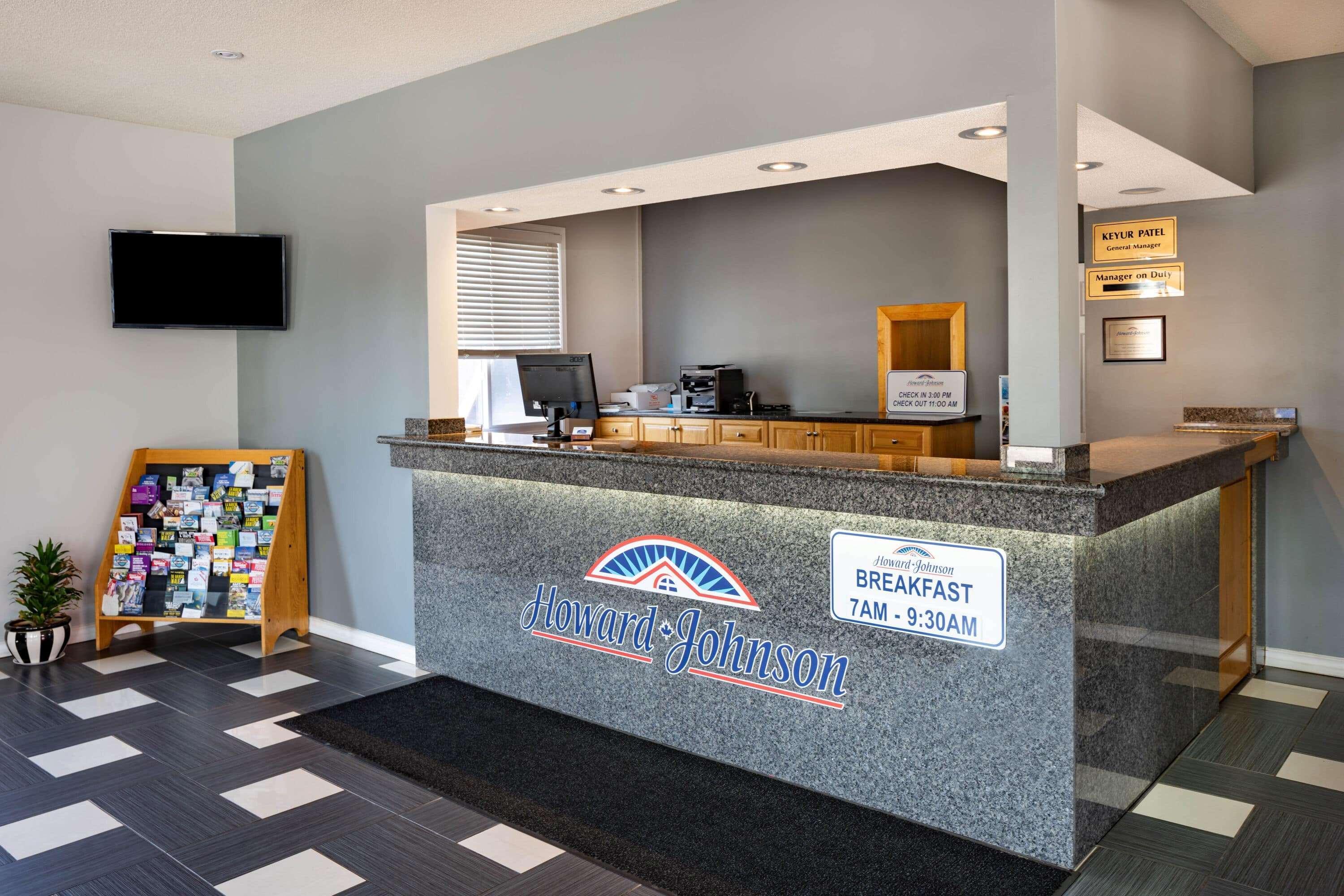 Howard Johnson By Wyndham Gananoque Exterior photo