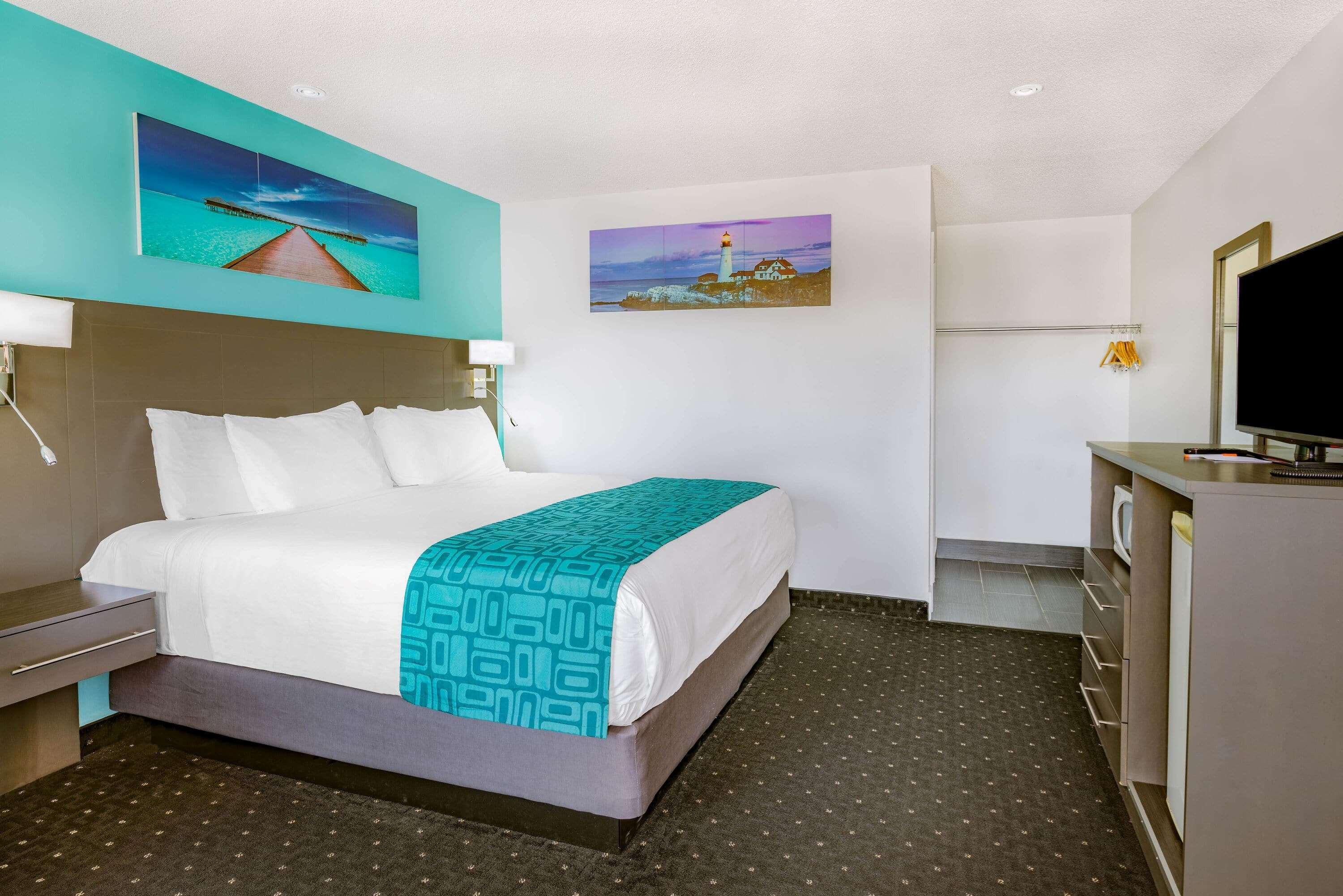 Howard Johnson By Wyndham Gananoque Exterior photo